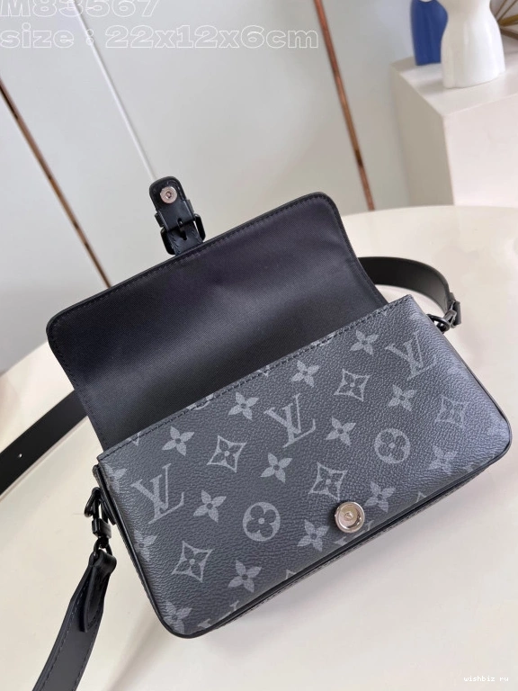 WIS LOUIS Wallet Wearable Montsouris VUITTON 1122